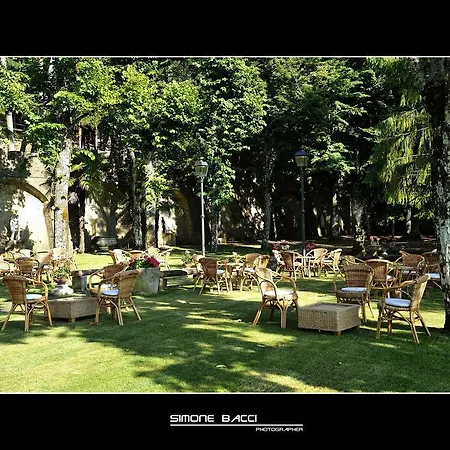 Castello Di Valenzano Hotell *