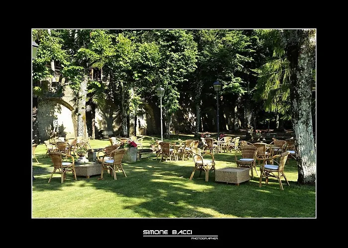 Castello Di Valenzano Hotell *